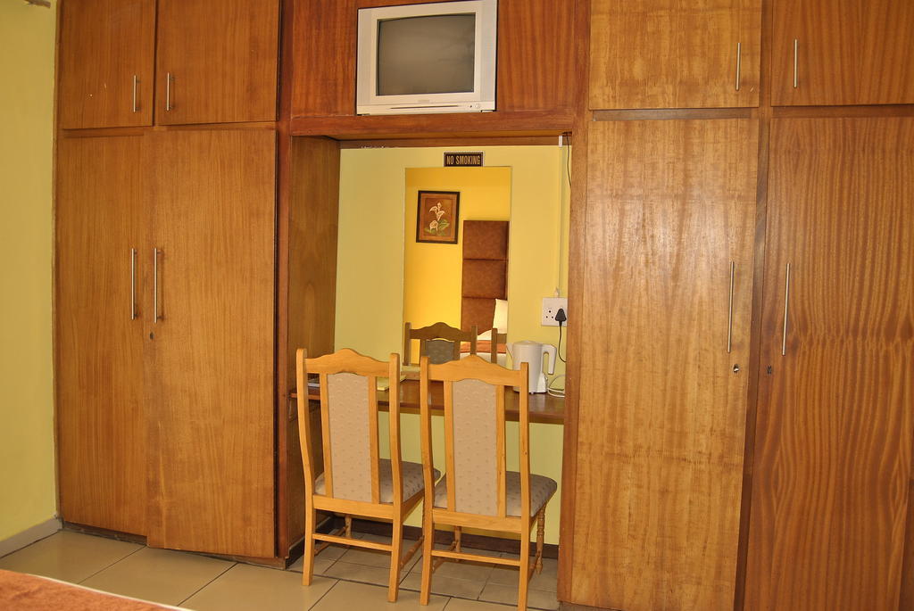 Ethen Guesthouse 波罗克瓦尼 外观 照片